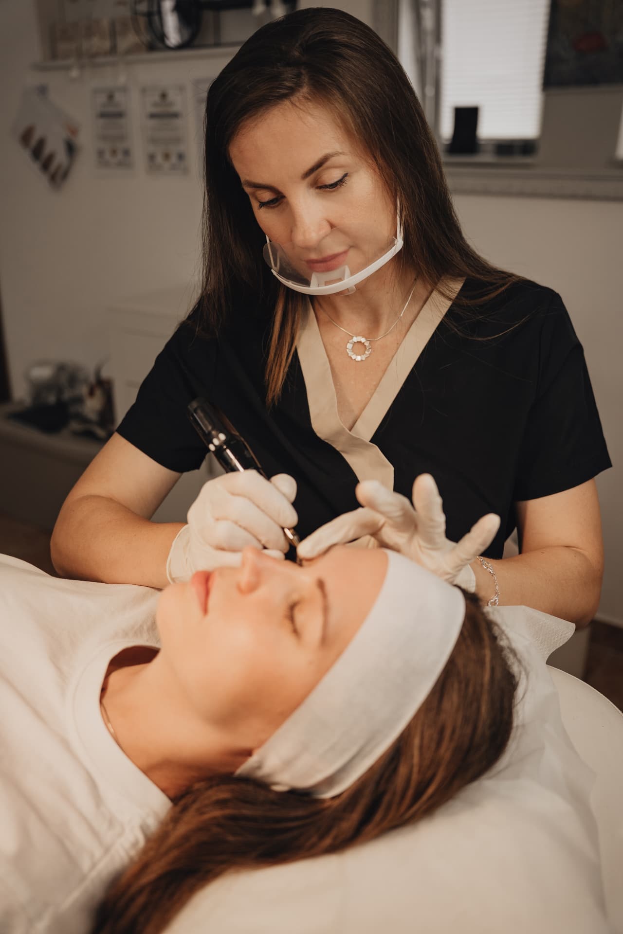 Permanent Make-up der Augenbrauen im Bella Vita Beauty Studio